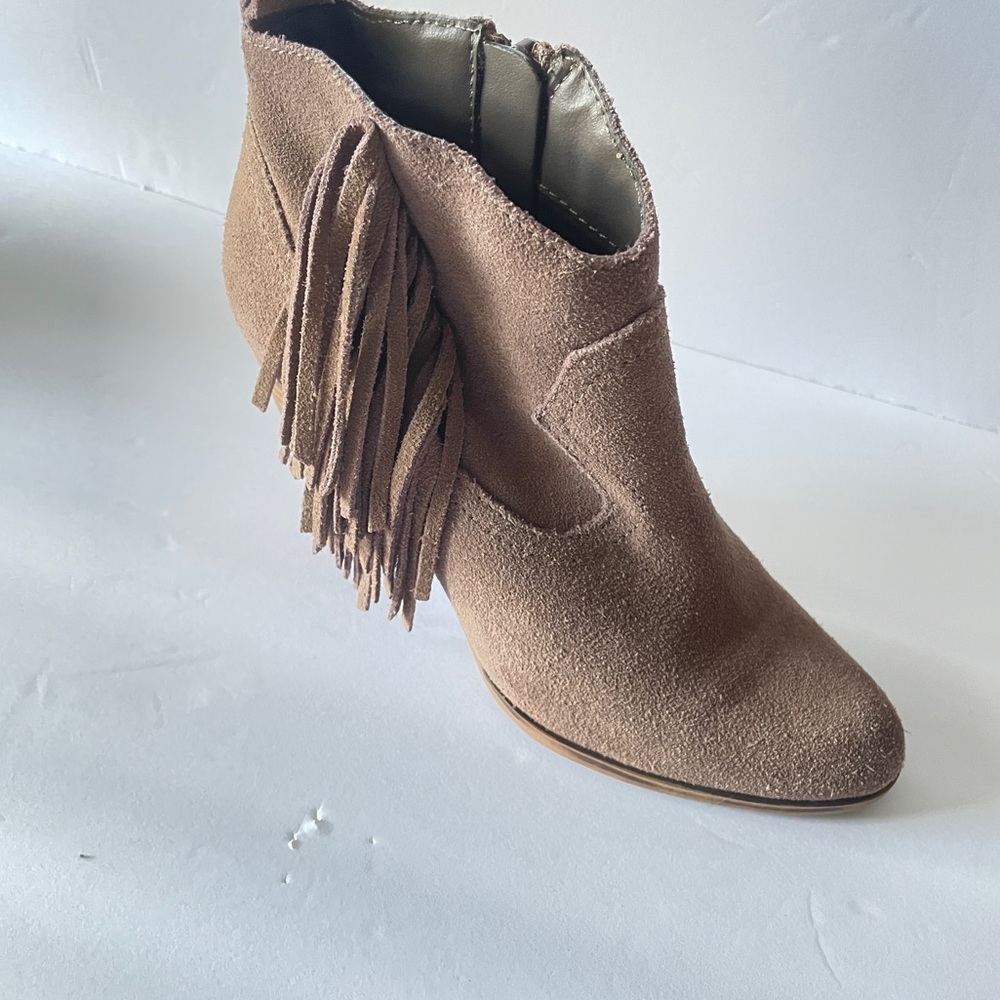 Steve Madden Tan Heeled Boots Fringe Western Poncho Style Suede Cowboy 7.5 M